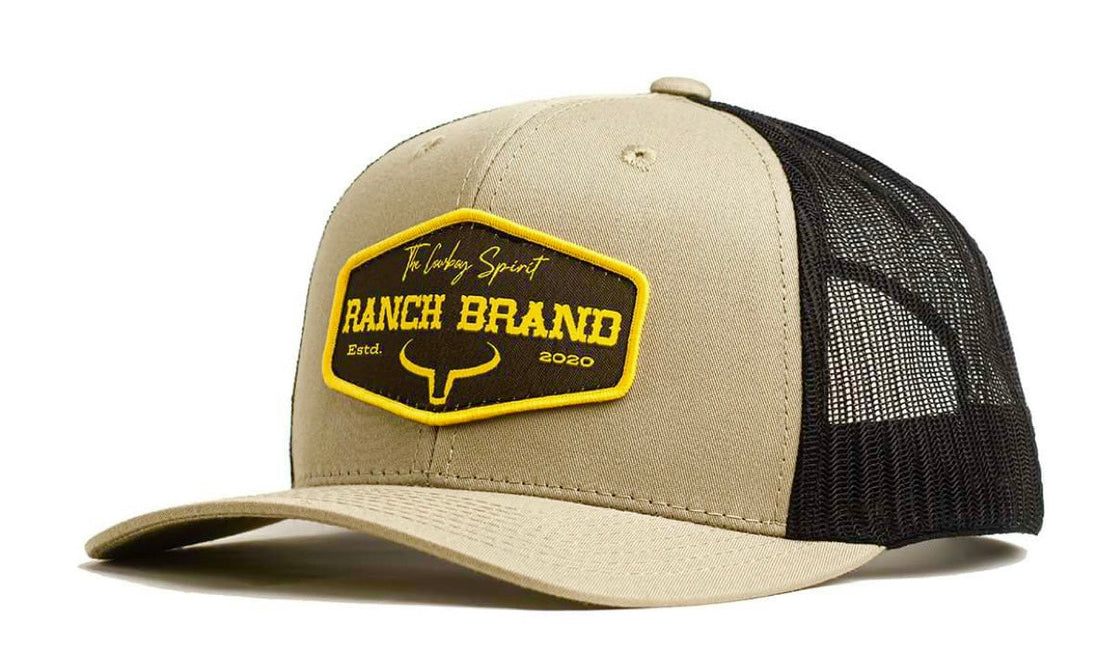 Casquette de camionneur western, de couleur beige, noir et jaune. Avec logo Ranch Brand