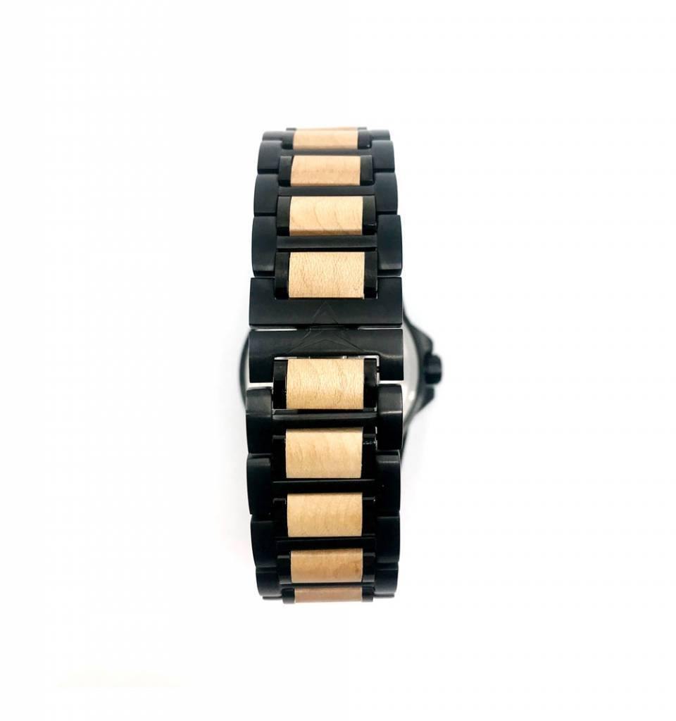 Montre en metal noir et en bois a cadran rond. Bracelet